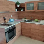Lejlighed Debbies 2 Bed With Pool And Garden Views Sunny Beach