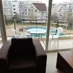 Debbies 2 Bed With Pool And Garden Views Lejlighed Sunny Beach