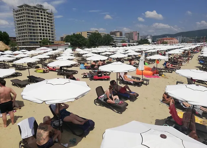 Lejlighed Debbies 2 Bed With Pool And Garden Views *