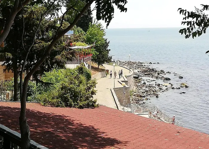 Lejlighed Debbies 2 Bed With Pool And Garden Views *