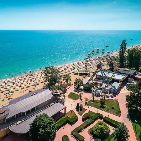 Apartament Debbies 2 Bed With Pool And Garden Views *