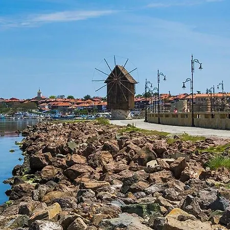 Debbies 2 Bed With Pool And Garden Views Sunny Beach