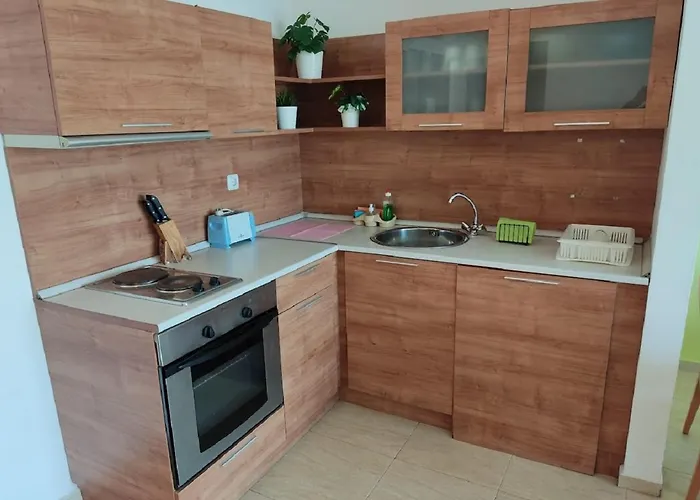 דירה Debbies 2 Bed With Pool And Garden Views סאני ביץ'