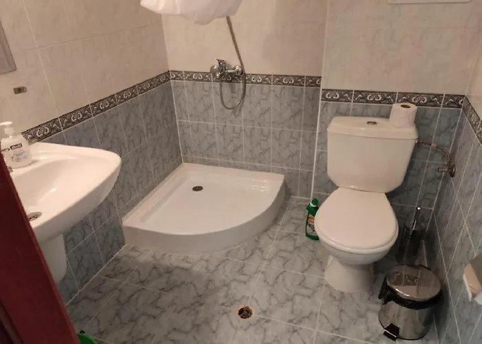 Debbies 2 Bed With Pool And Garden Views * סאני ביץ'