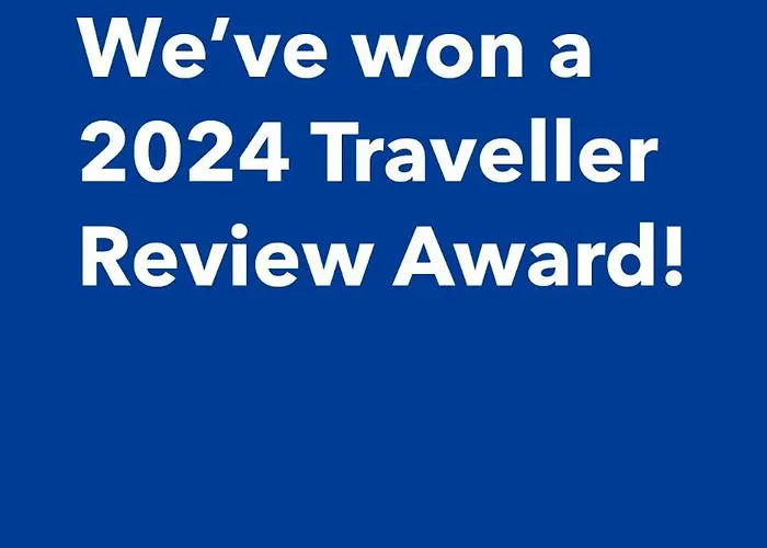 דירה Debbies 2 Bed With Pool And Garden Views